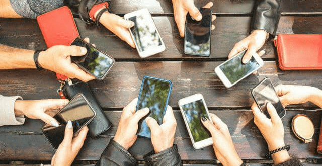 میم مثل مادر یا میم مثل موبایل؛ کدام؟